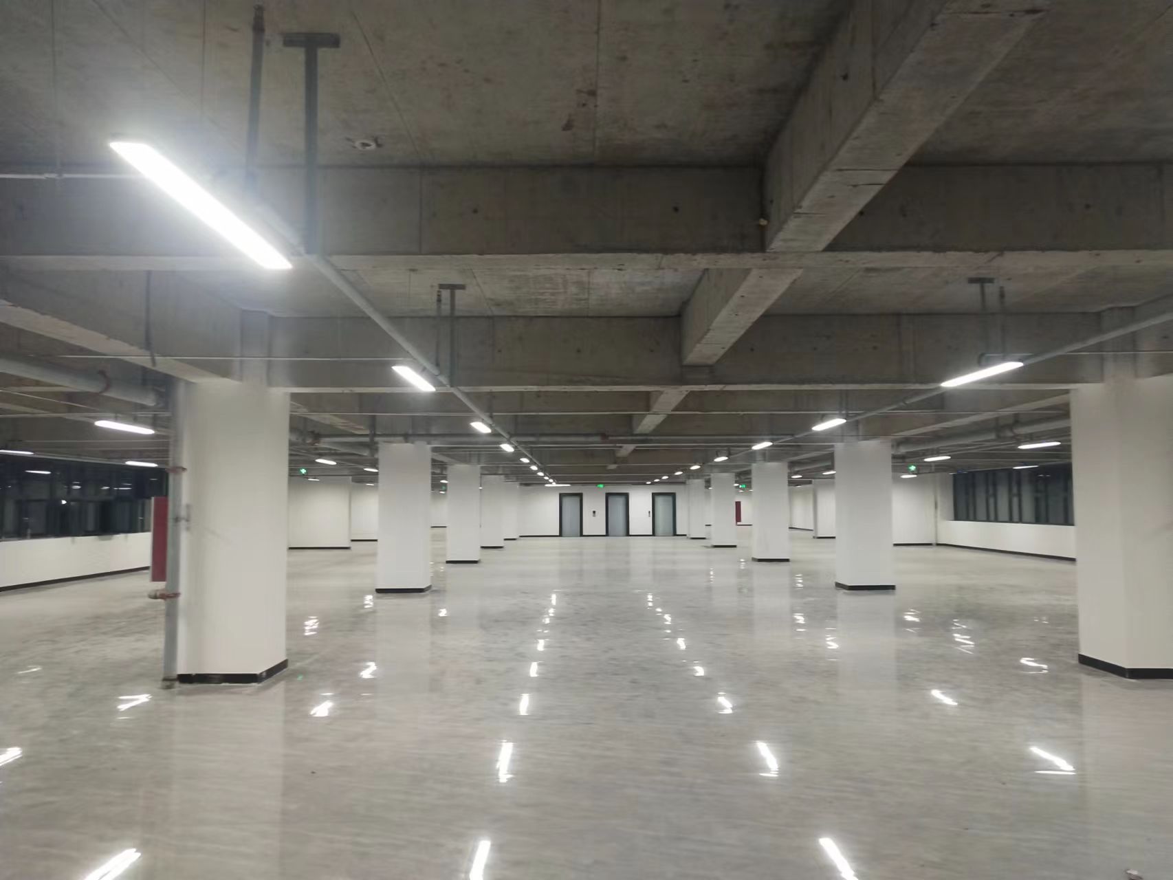 鶴壁市航天宏圖吊線(xiàn)燈安裝案例