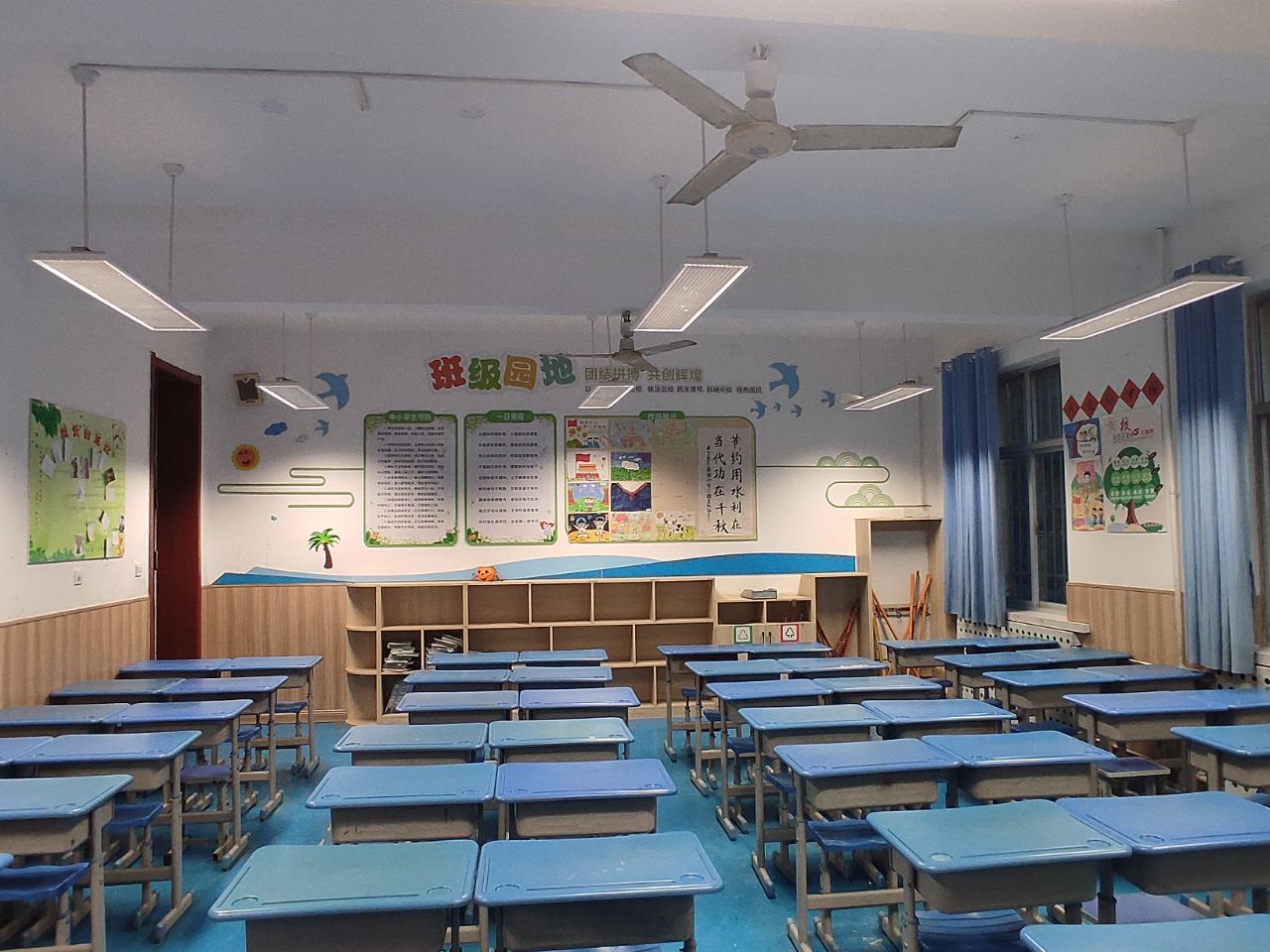 呵護(hù)青少年眼睛健康——教室護(hù)眼燈